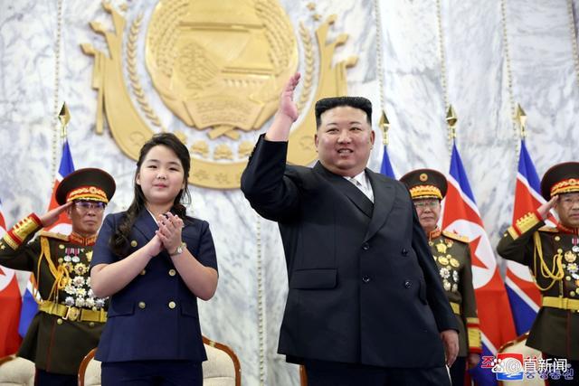 金正恩女儿再次公开露面 这次是阅兵，主席台C出场