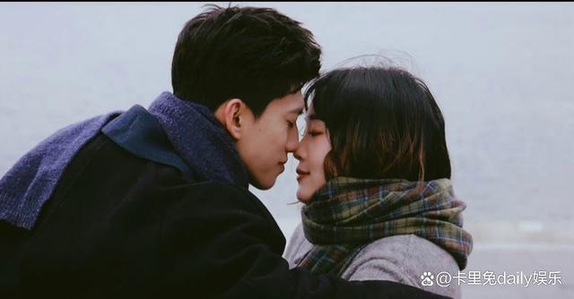 高泽宇正式向丸子求婚 祝愿这一对网红情侣能够如他们所愿,长长久久