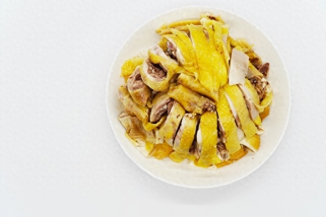 广东人1年吃掉8亿只鸡，百吃不厌，广东人为何将鸡当做吉？