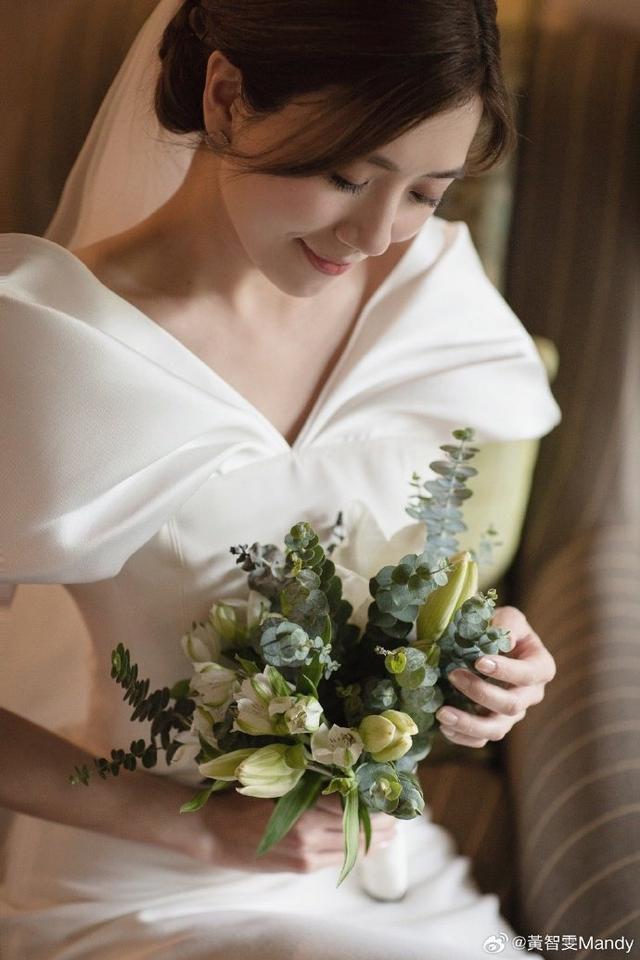 TVB花旦黄智雯宣布结婚 并晒出婚纱照