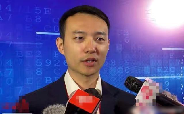 霍启刚堂弟霍启文自曝在香港买不起房,已经把家安在广州
