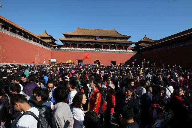 大数据 ：“十一”假期旅游出游8.26亿人次 同比增71.3%