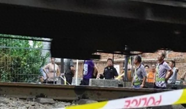 内蒙古一客运火车撞人致2死 画面曝光！事发时时速高达110公里