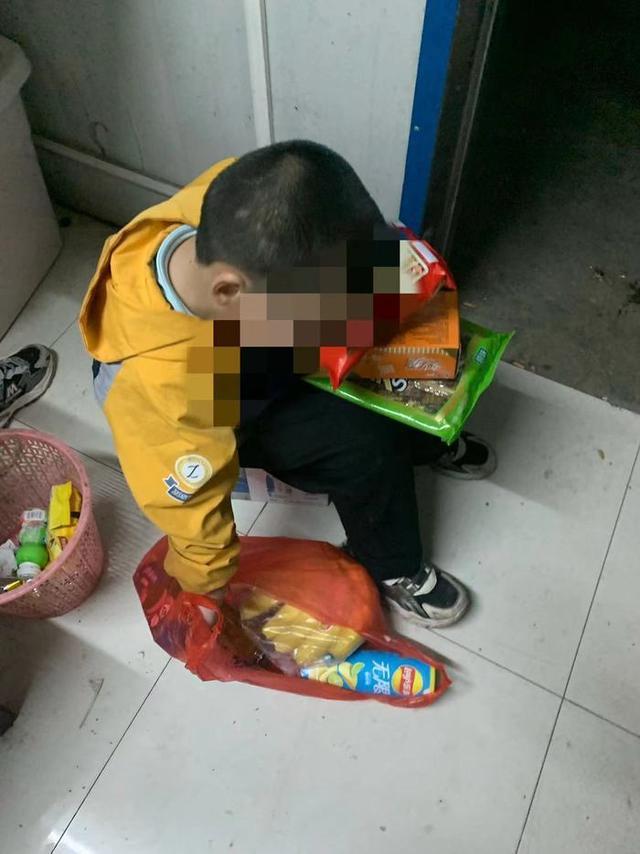 被生母虐待6岁男童惦记妈妈：妈妈“病”了，期待长出新的脚