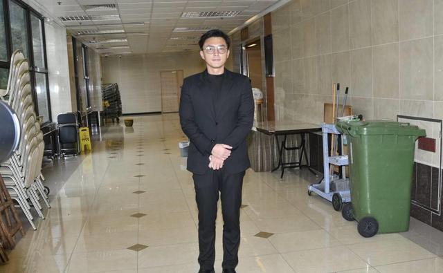 功夫巨星孟海出殡 洪金宝送别扶灵表达哀思