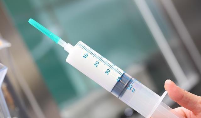 经过法医鉴定,结果显示房某琴符合输注痰热清后发生输液反应导致死亡