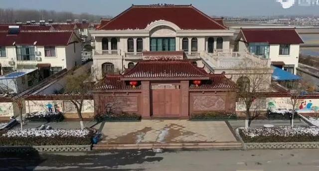 刘强东老家水龙头没关 网友火速联系京东客服