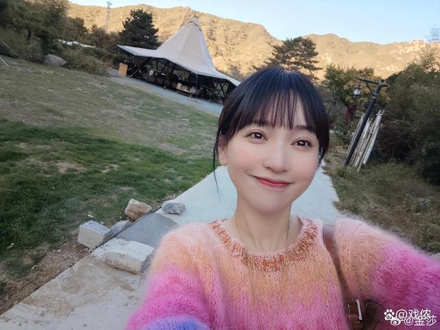 金莎孙丞潇​相差19岁引争议！ 我出生那年你出道着实让人大跌眼镜