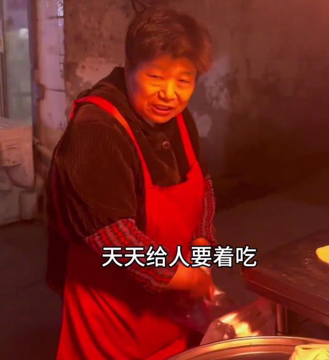 合肥一4岁男童无人照顾流落街头，上不了户口无法入学