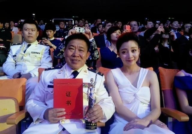 “一级演员”杜旭东被央视点名，新剧被AI换脸，演艺前景不容乐观