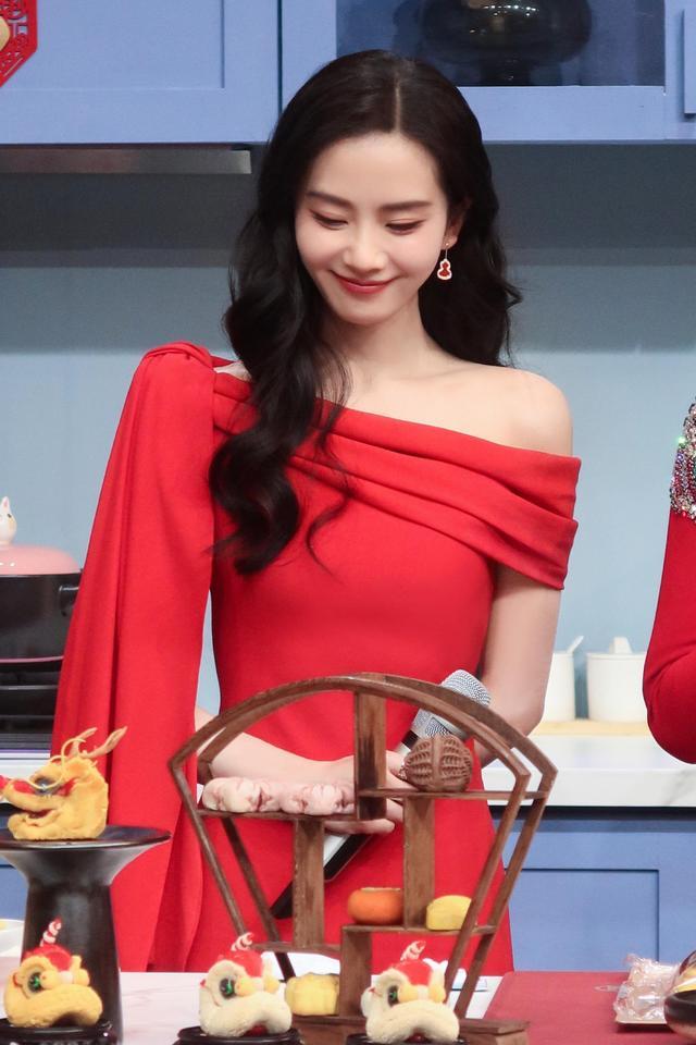 春晚四美惊艳亮相:刘涛,刘诗诗,李沁和关晓彤