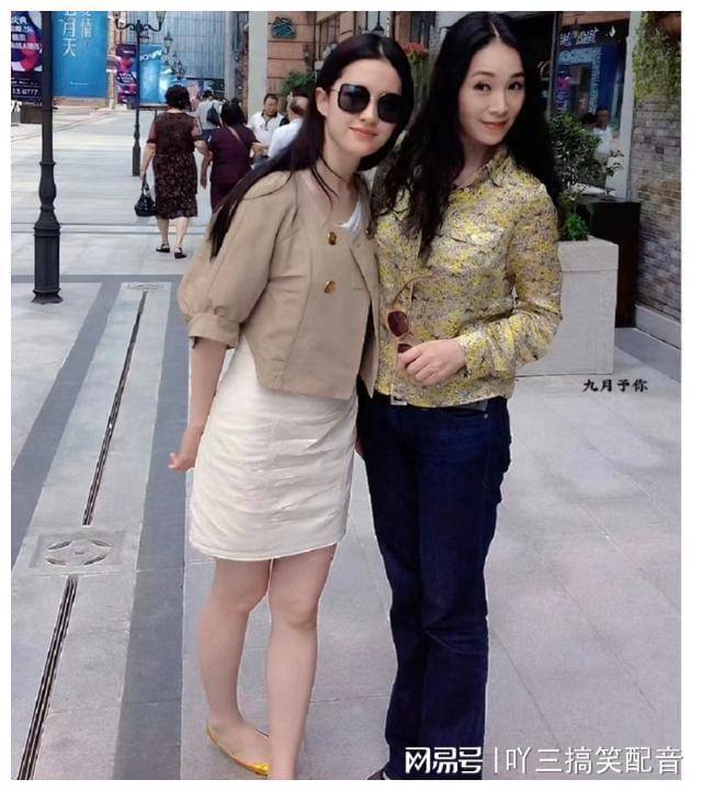 不得不说,刘亦菲一家子的颜值都是稳定输出.