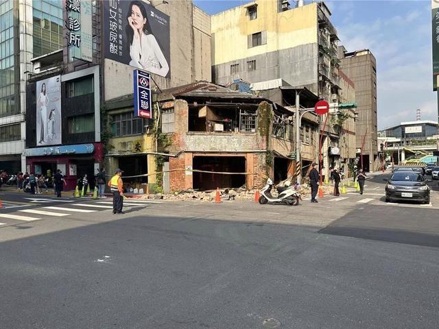 台湾地震亲历者：近五年来最强 苏花公路再次中断