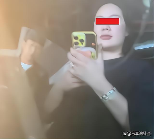 车辆发生剐蹭女子叫嚣自己老公是国足