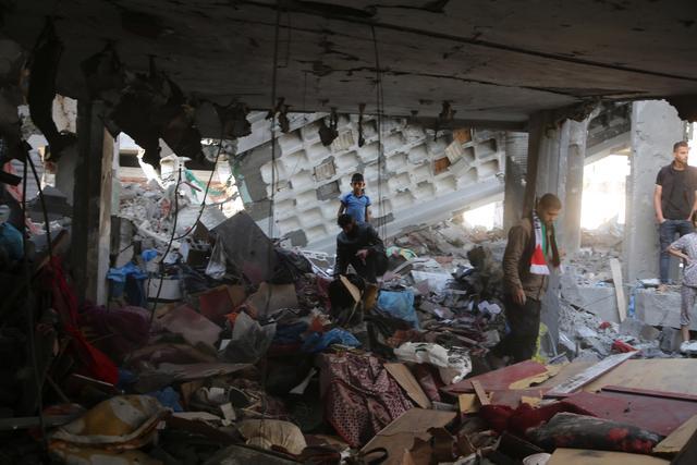 至少20人死亡，以军袭击加沙多地！加沙地带拉法民众无路可走！