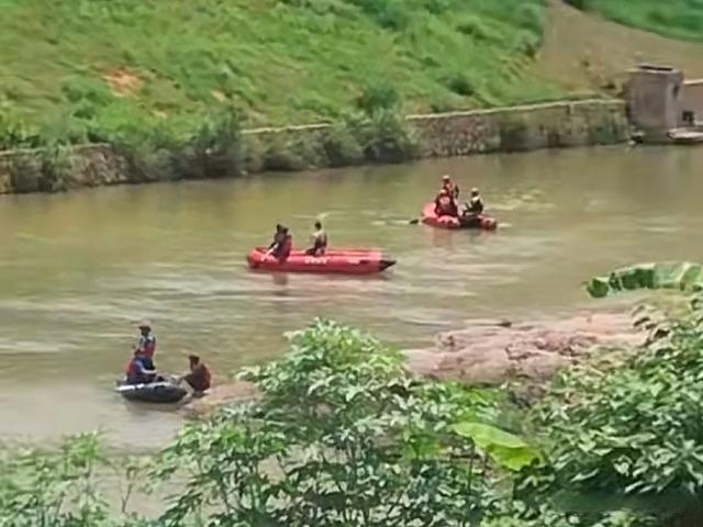11岁双胞胎兄弟失联 河里发现遗体 出事地离家500米