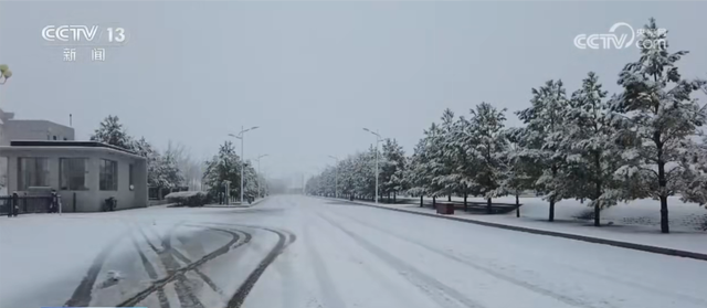 河北多地降雪一夜返冬 暴雪橙警与大风雷电齐发