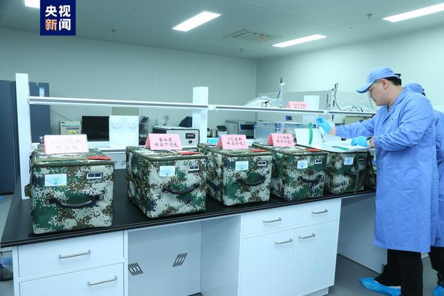 中国航天员带回实验样品助疾病预防 开启科研新纪元
