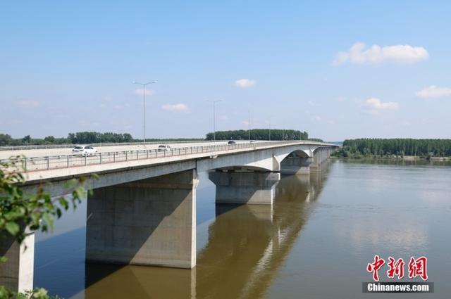 塞尔维亚的中国桥 续写中塞“铁杆友谊”新篇章