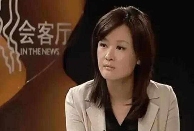 在央视的工作中,李小萌以其才华和敬业精神赢得了尊重