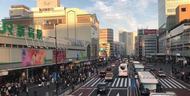 日本民众在东京市中心举行游行 声援巴勒斯坦 反对加沙战争 真假日本人之争引关注