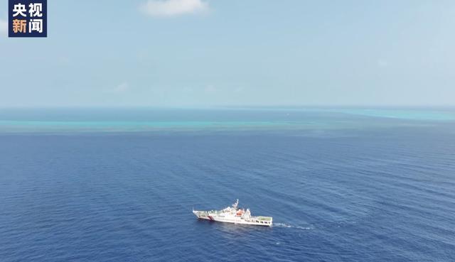 中国海警位黄岩岛海域常态化训练 维护海域安全秩序