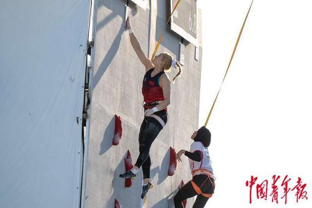 周娅菲夺得女子攀岩速度赛冠军 中国力量闪耀巴黎奥运资格赛