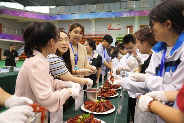 今年杭州“小龙虾王”揭晓 重119.5克，肉质更优