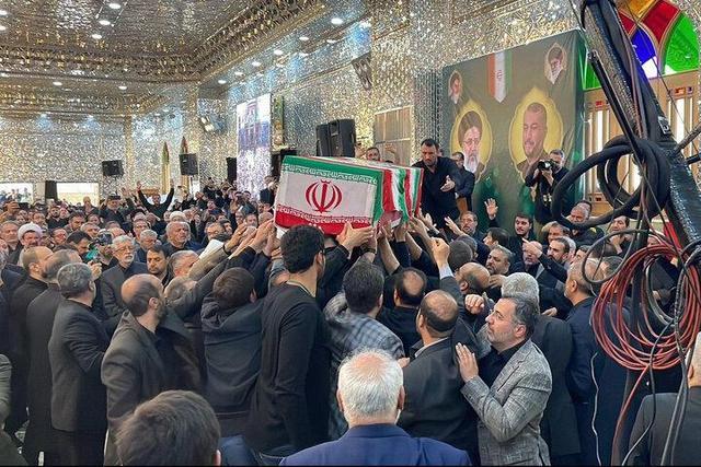 伊朗为已故外长举行葬礼