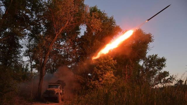 俄伞兵强攻占领乌军大型据点