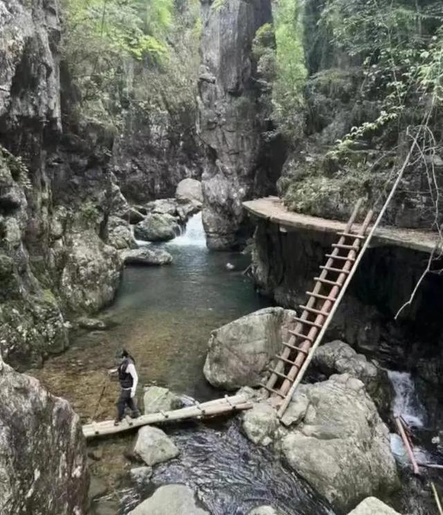 遇难驴友一行共二三十人 救援队发声 野景区警钟再响