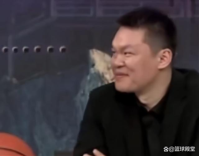 朱芳雨问郭艾伦：去美国咋不康复？艾伦：不会问别问，杨导嘴皮比你6！