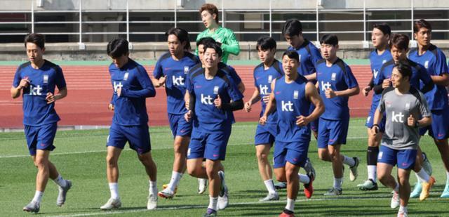 韩媒预计大批中国球迷赴韩助威 共克"恐韩症"，氛围热烈