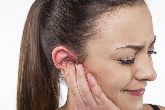 耳朵总痒可能暗示这5种问题