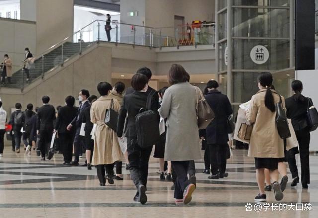 日本文科生就业率达到97.1% 企业竞相争抢人才潮