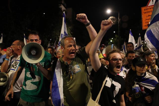 耶路撒冷爆发大规模反战游行 民众呼吁立即停火止战