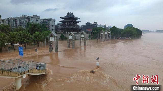 桂林发洪水红色预警 沿河低洼地带紧急避险