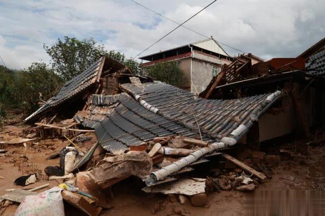 记者探访广东梅州受灾村落：犹如在废墟中穿行，村民重建家园进行时