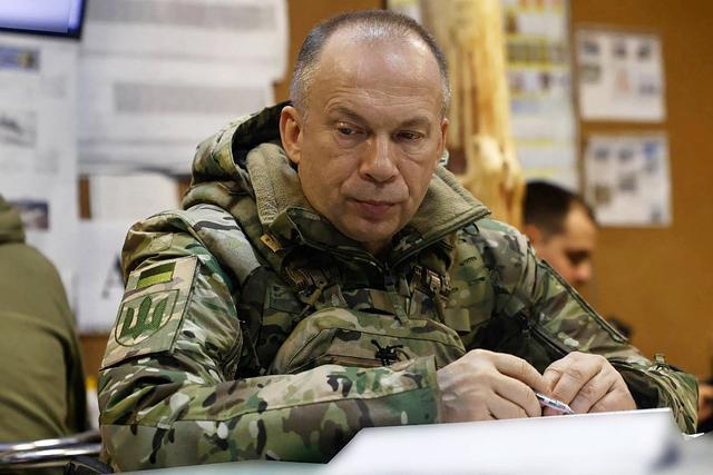 乌媒：乌军总司令可能将被解职