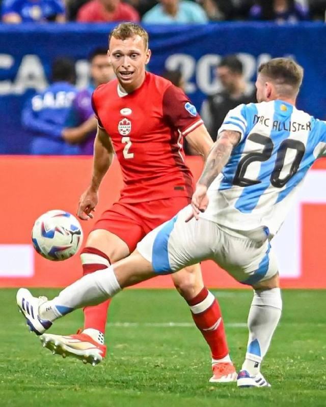 美洲杯：阿根廷2-0加拿大迎开门红，梅西创历史纪录