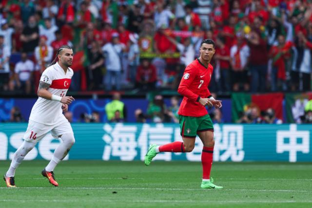 葡萄牙3-0土耳其 C罗无私助攻 锁定淘汰赛资格