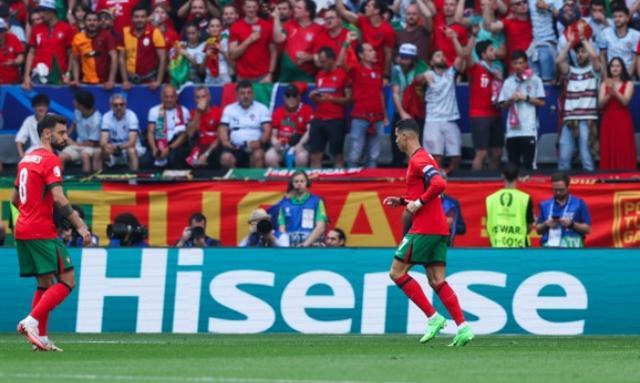 葡萄牙刚进欧洲杯16强，王牌锋霸就被欧足联禁赛，引发球迷热议 锋线告急！