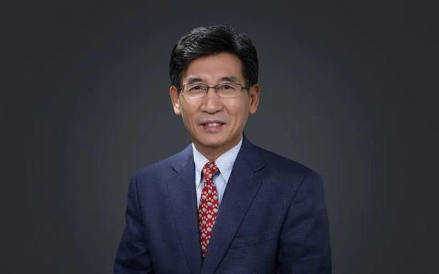 薛其坤成最年轻最高科学技术奖得主