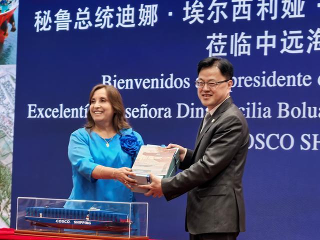 秘鲁总统：我真想从上海带两个机器人回去，盛赞中国科技进展
