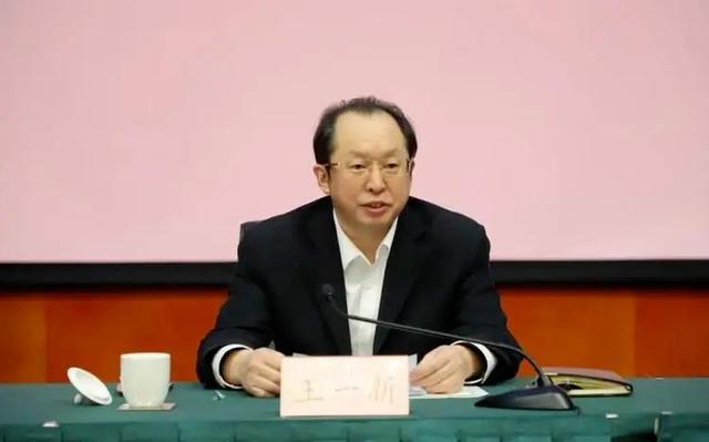 黑龙江原副省长王一新被决定逮捕 涉嫌受贿罪