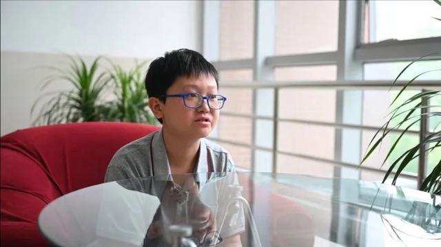 12岁小孩哥上大学 上海神童刘尧的少年班之旅