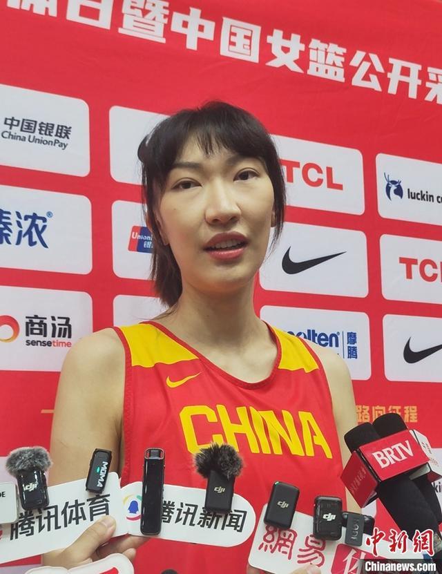 中国女篮将帅回应热身赛连续输球 全力冲刺巴黎，期待克服挑战