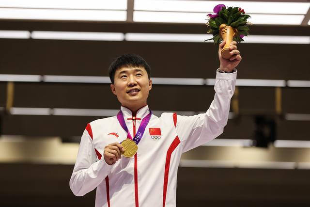 巴黎奥运会中国体育代表团星光难掩 42位奥运冠军引领新传奇