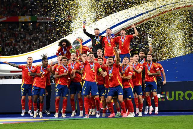 西班牙2-1英格兰 四夺欧洲杯