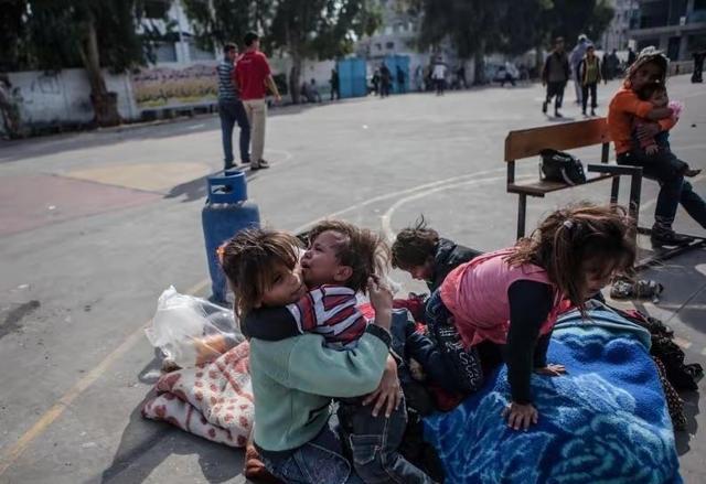 加沙民众面临生存困境 邻国为何拒收难民？